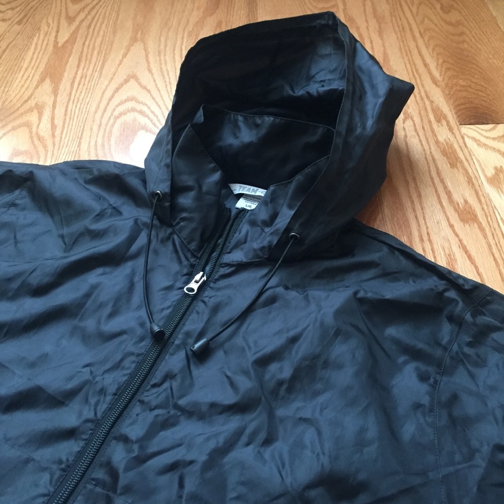 Lightweight Windbreaker